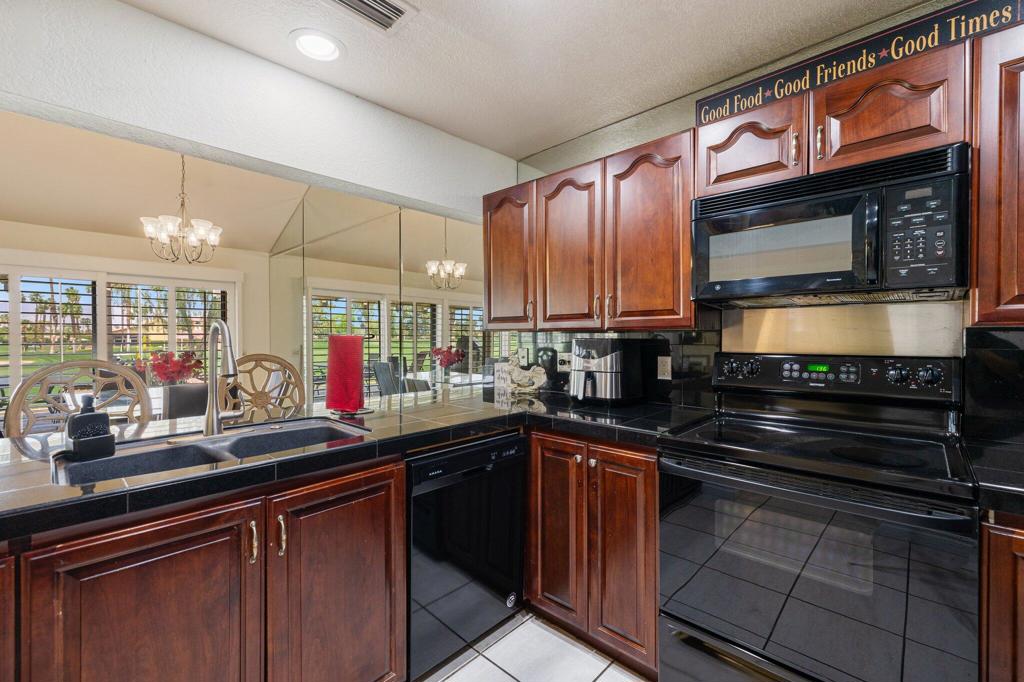 77784 Woodhaven Drive Drive S Property Photo 8