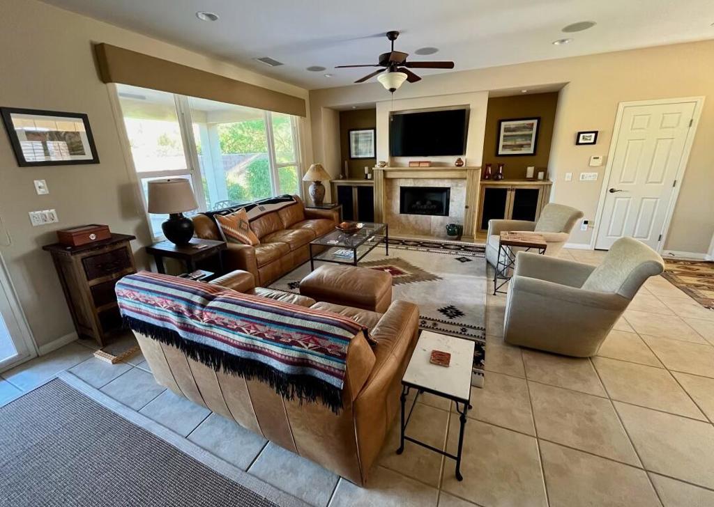 81407 Golden Poppy Way Property Photo 3
