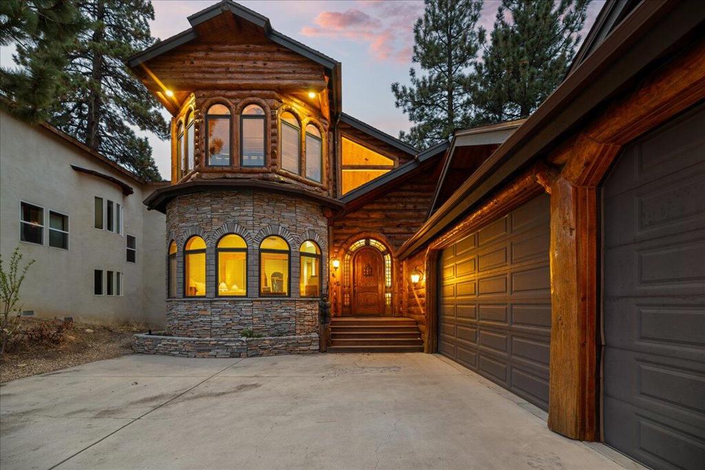 1215 Wolf Creek Court Property Photo 2