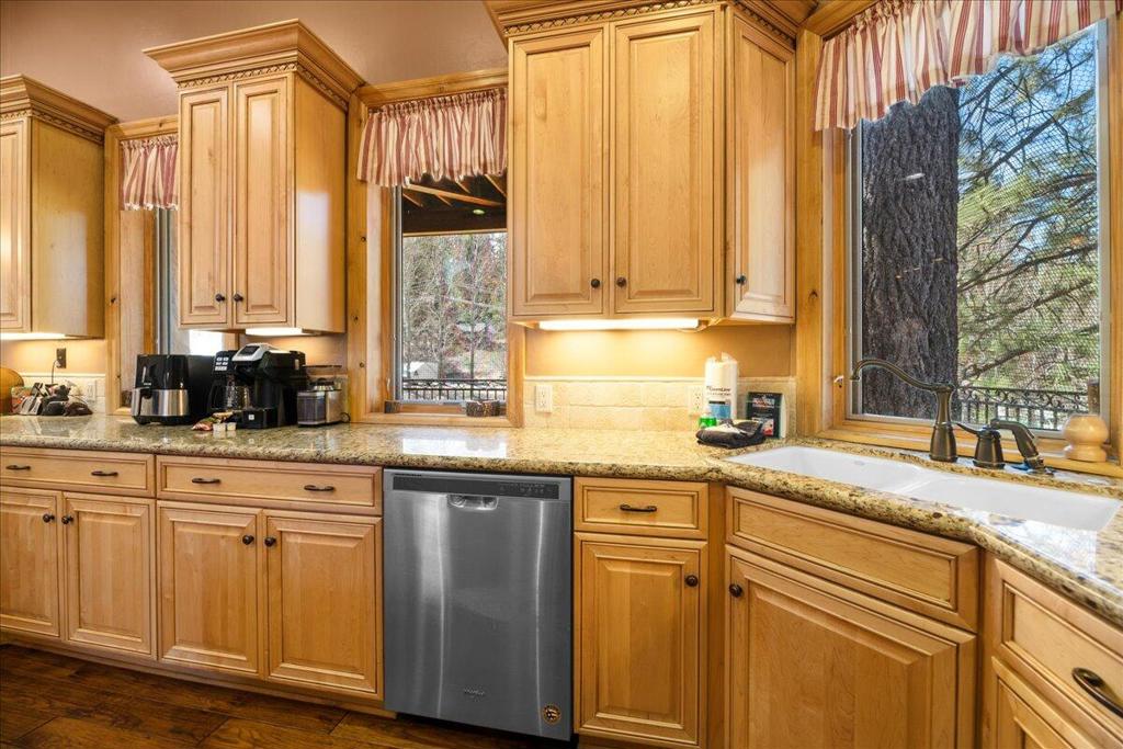 1215 Wolf Creek Court Property Photo 15