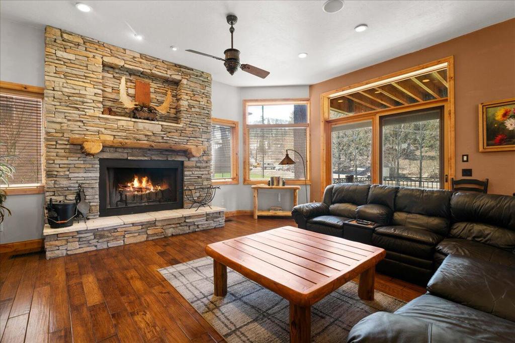 1215 Wolf Creek Court Property Photo 16