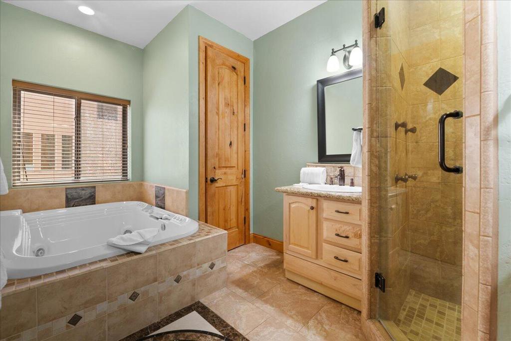 1215 Wolf Creek Court Property Photo 22