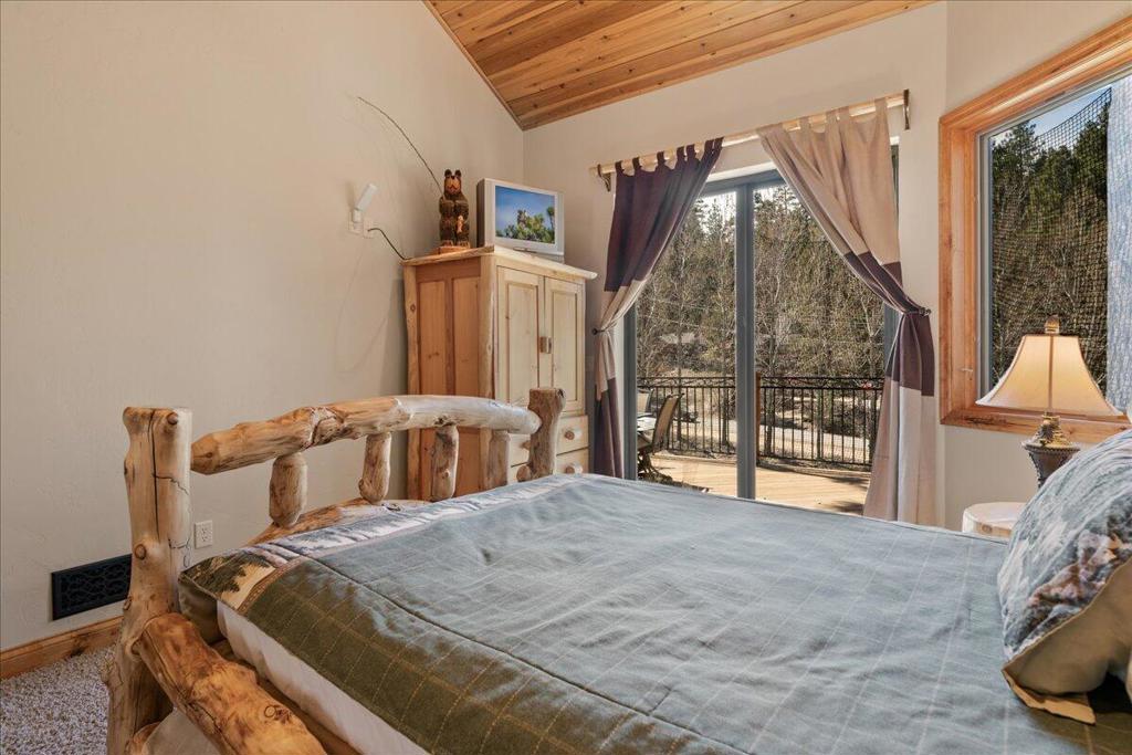 1215 Wolf Creek Court Property Photo 36