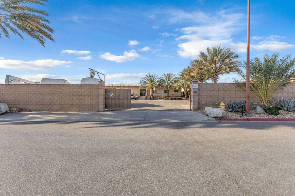 81500 Industrial Place Property Photo 2