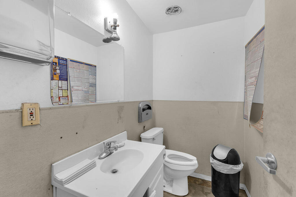 81500 Industrial Place Property Photo 27
