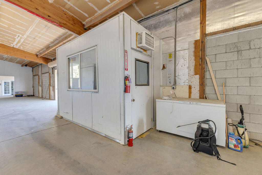 81500 Industrial Place Property Photo 51