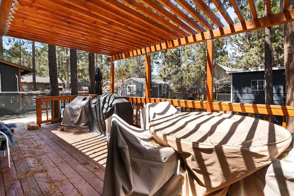 233 E Angeles Boulevard Property Photo 19