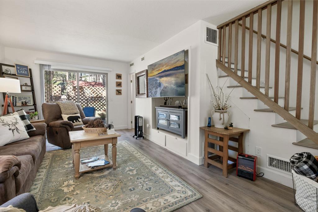 100 W Sherwood Boulevard Property Photo 6