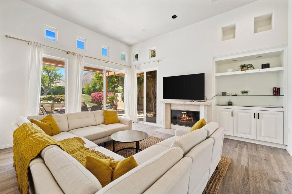 48205 Via Solana Property Photo 1