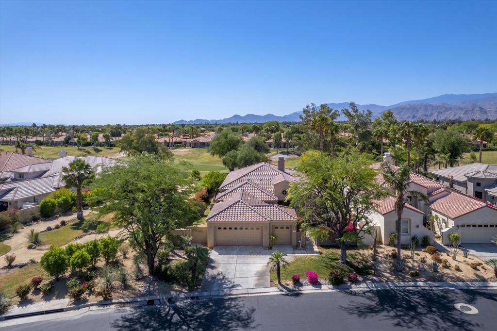 24 Via Las Flores Property Photo 4