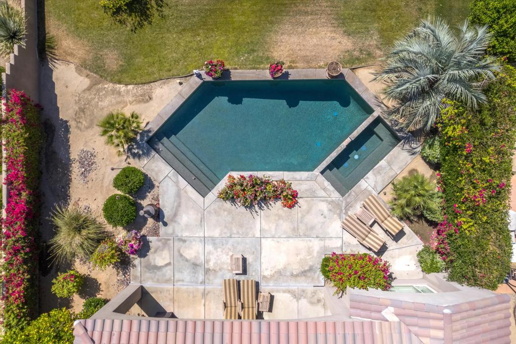 24 Via Las Flores Property Photo 7