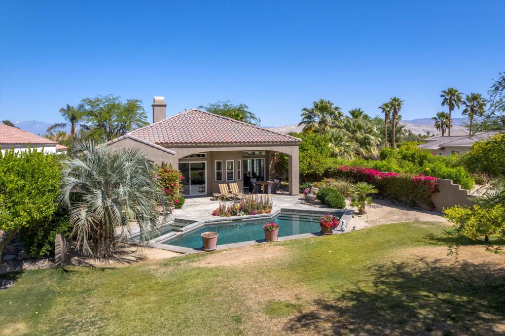 24 Via Las Flores Property Photo 8