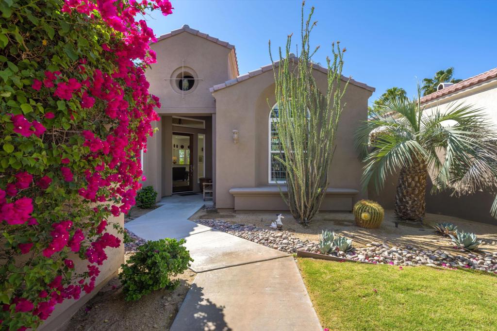 24 Via Las Flores Property Photo 11