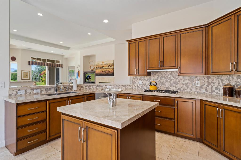 24 Via Las Flores Property Photo 26