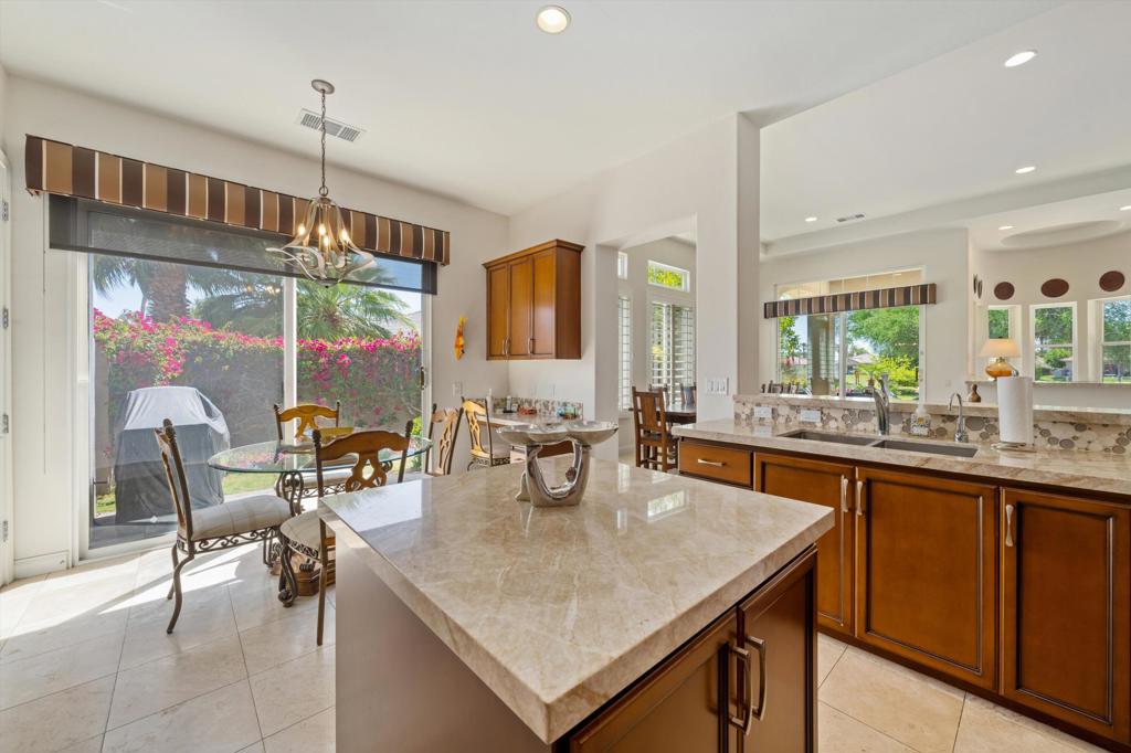 24 Via Las Flores Property Photo 27