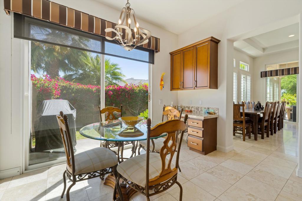 24 Via Las Flores Property Photo 28