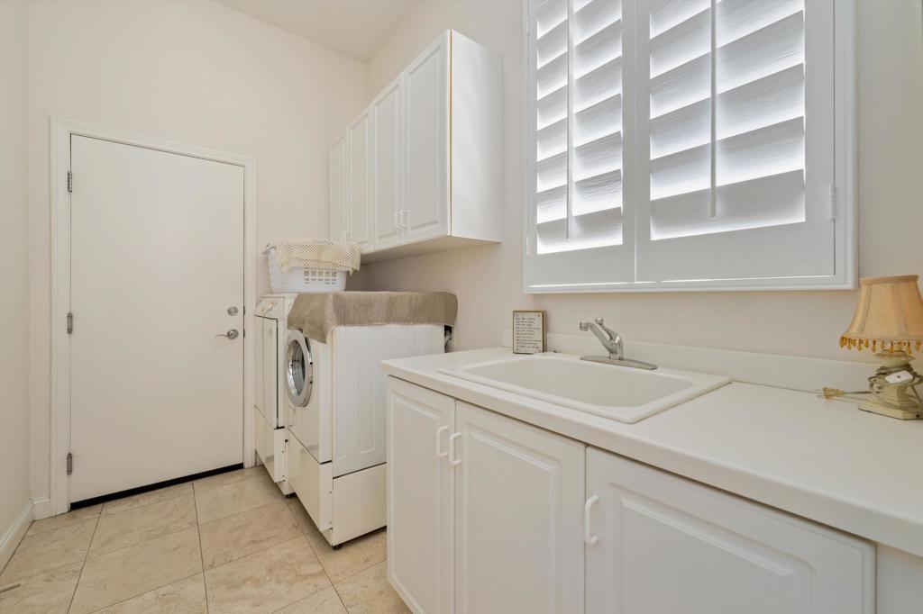 24 Via Las Flores Property Photo 29