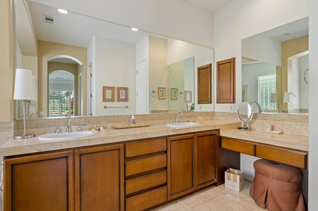 24 Via Las Flores Property Photo 33