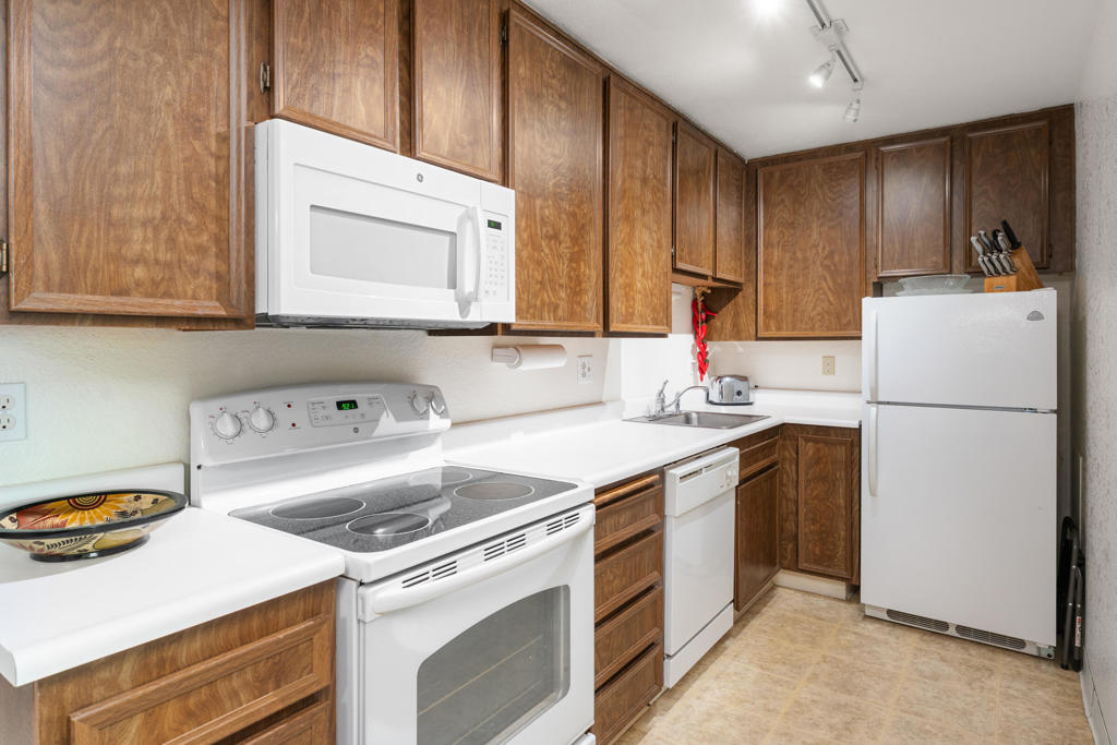 685 N Ashurst Court H207 Property Photo 11