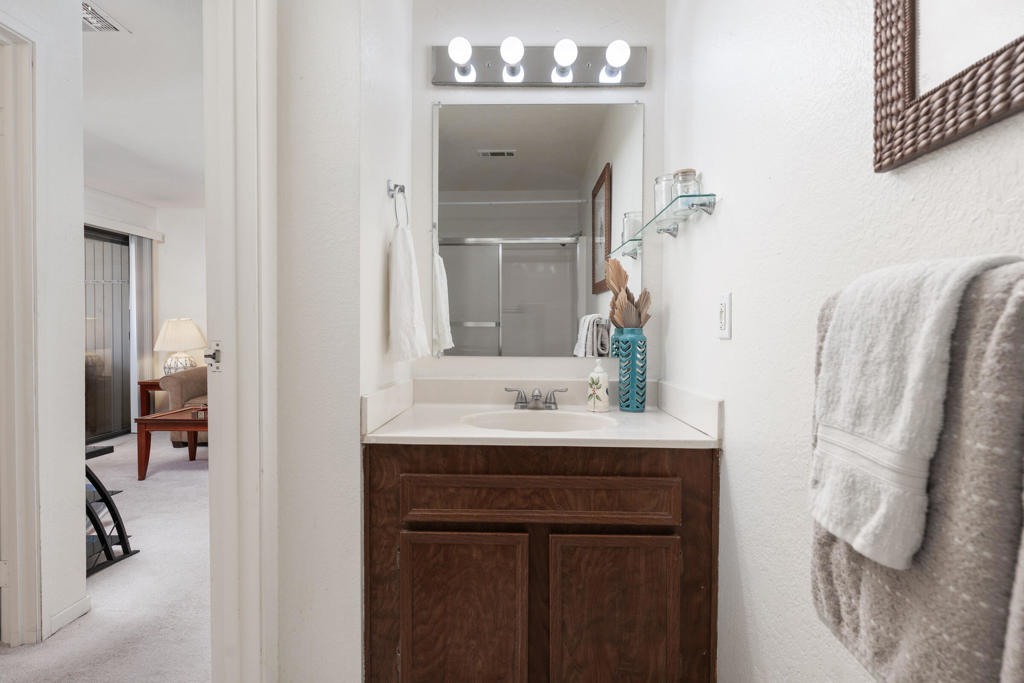 685 N Ashurst Court H207 Property Photo 26