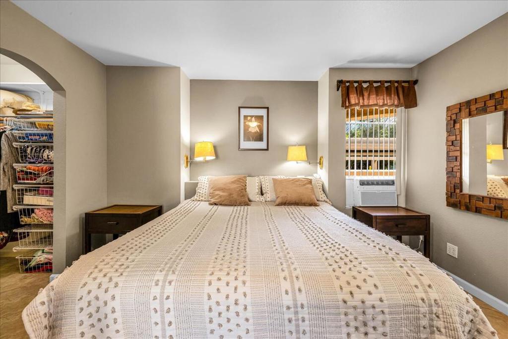 1555 N Chaparral Road 328 Property Photo 13