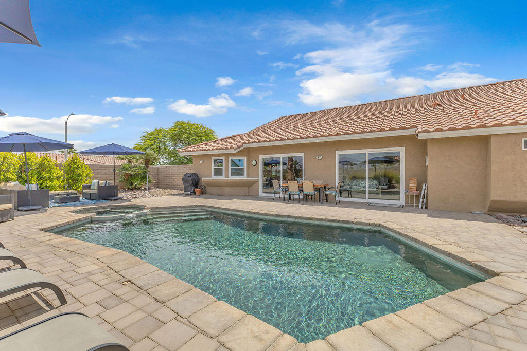 77386 Evening Star Circle Property Photo 1