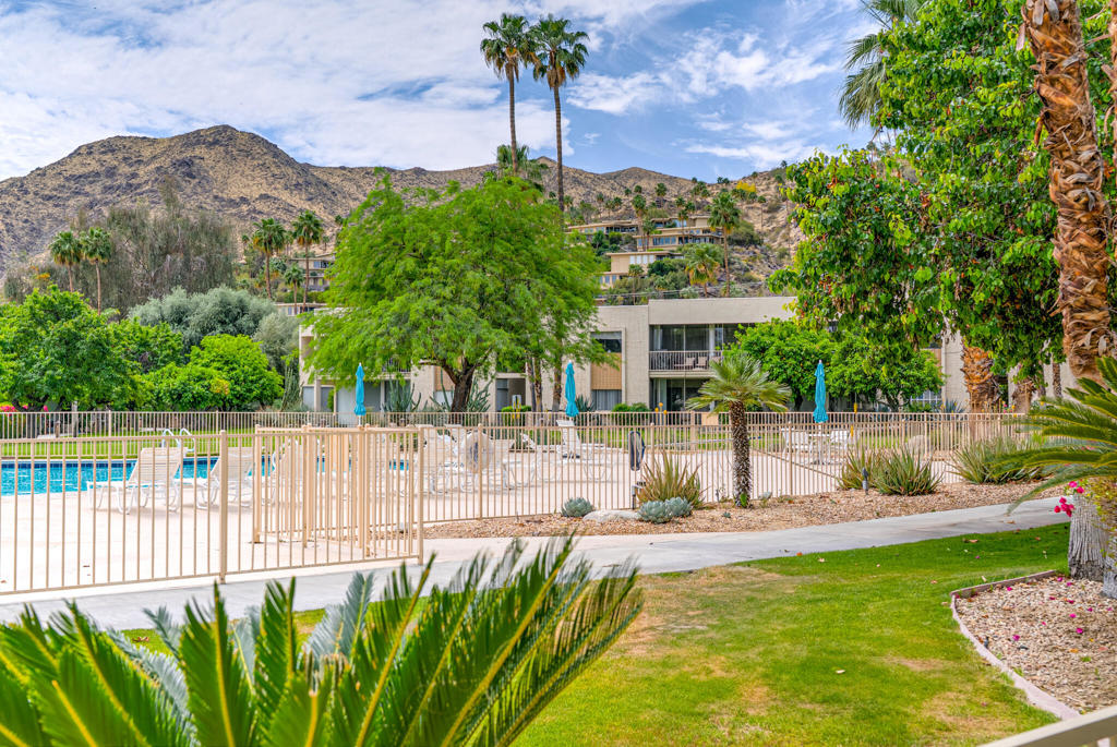477 Desert Lakes Drive Property Photo 39