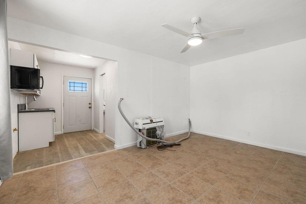 44510 San Carlos Avenue Property Photo 18