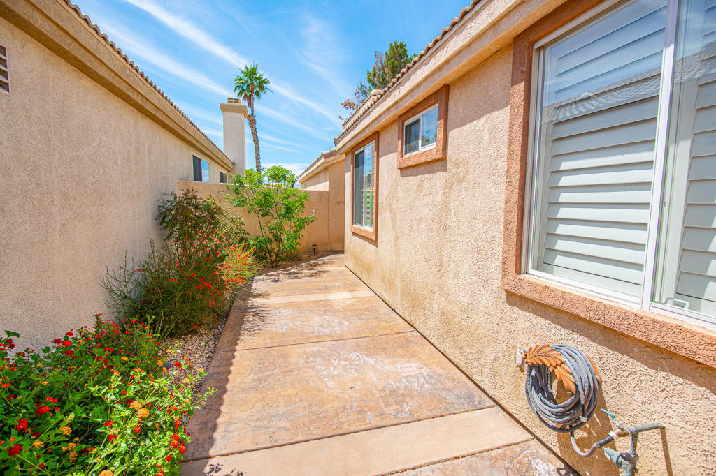 67683 S Laguna Drive Property Photo 4