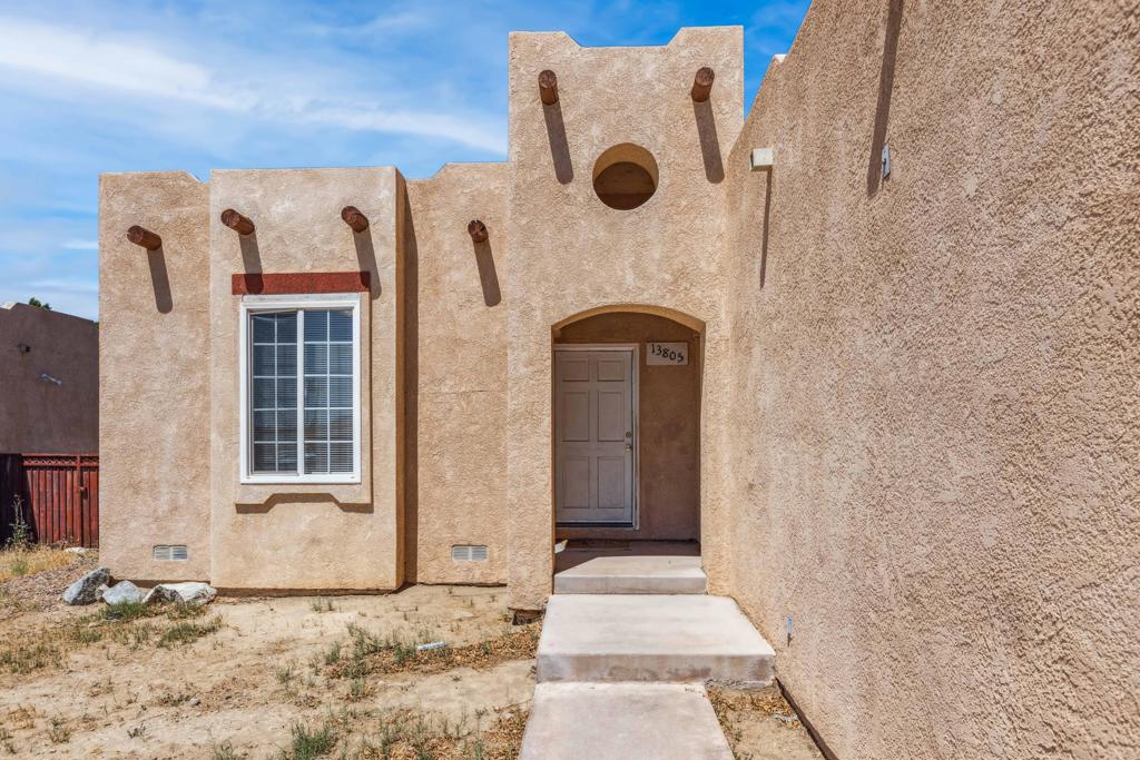 13805 Hidalgo Street Property Photo 2