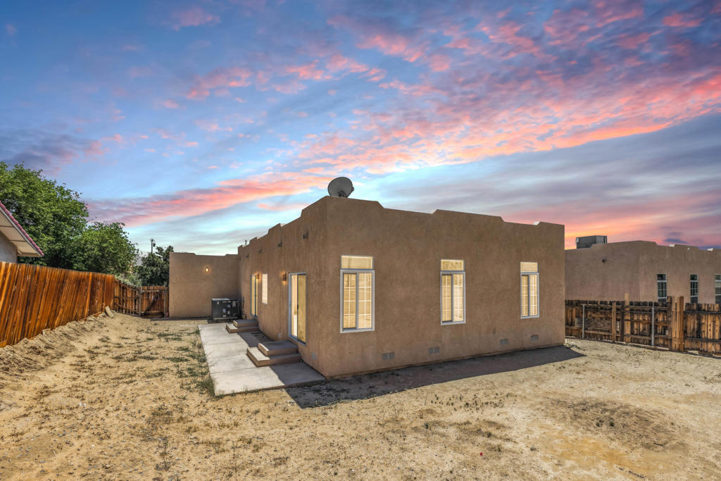 13805 Hidalgo Street Property Photo 29