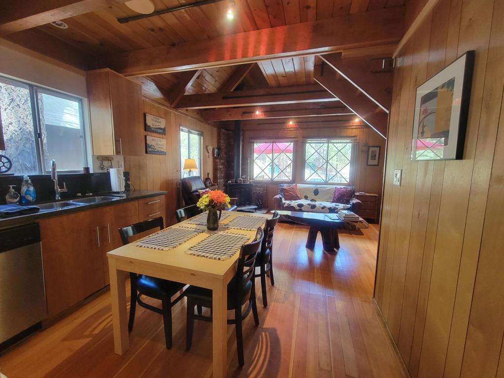 736 E Meadow Lane Property Photo 3