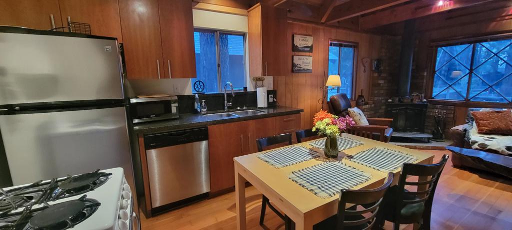 736 E Meadow Lane Property Photo 10