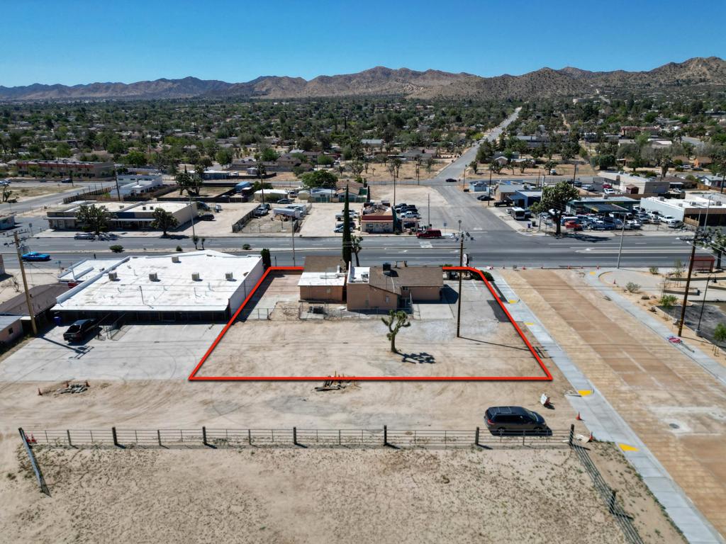 55792 29 Palms Highway Property Photo 4