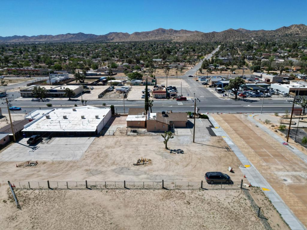 55792 29 Palms Highway Property Photo 5