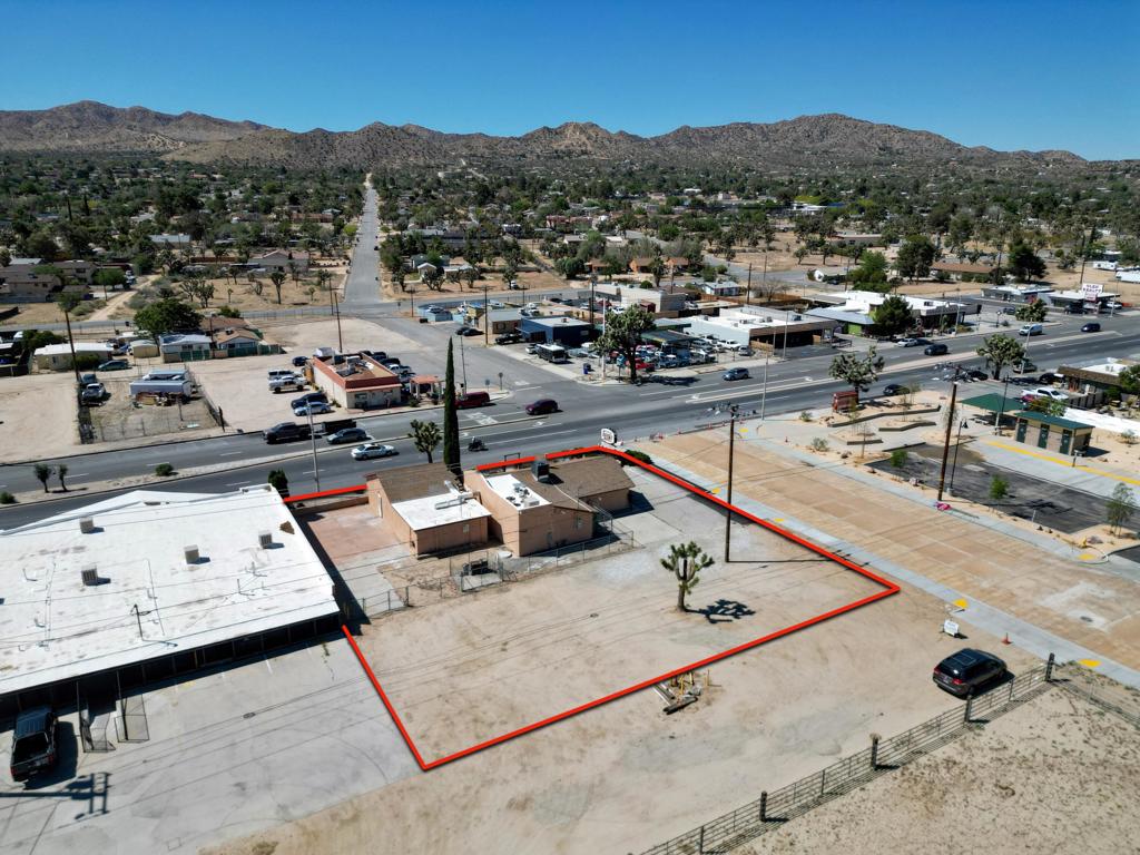 55792 29 Palms Highway Property Photo 6