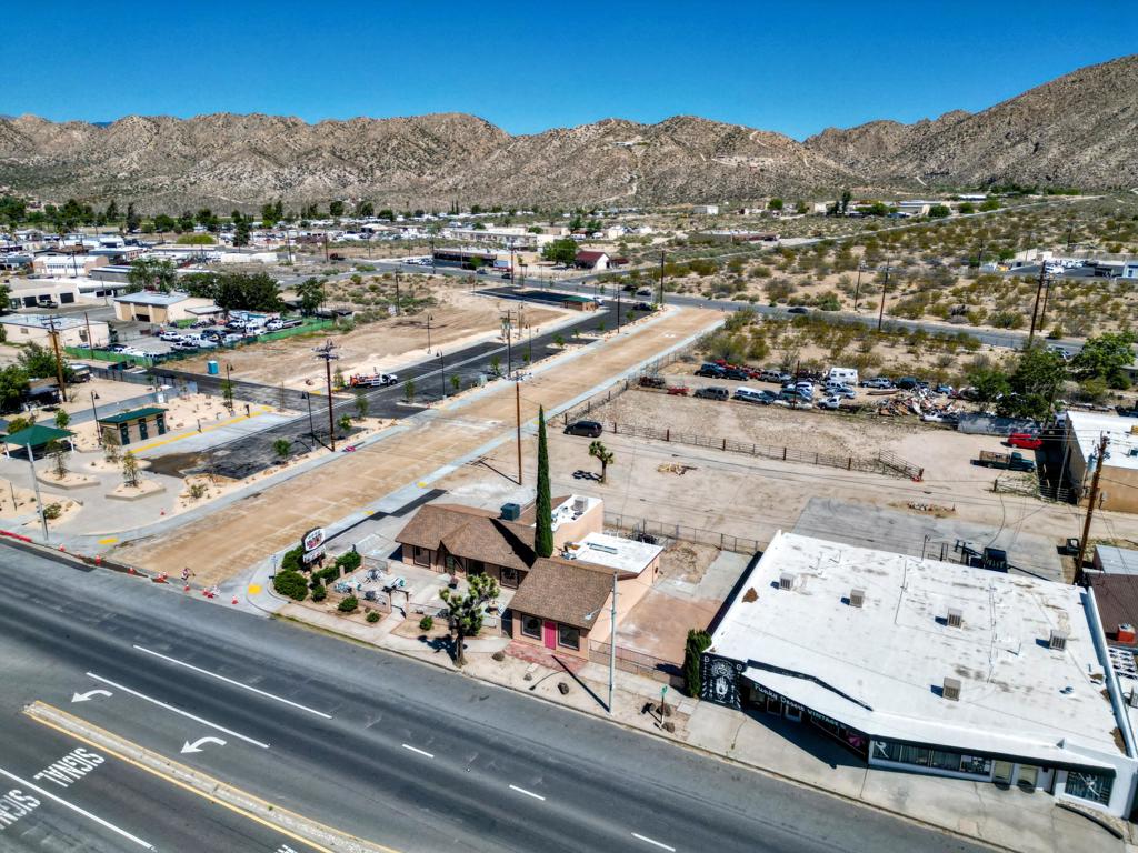 55792 29 Palms Highway Property Photo 8