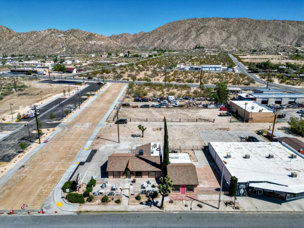 55792 29 Palms Highway Property Photo 9