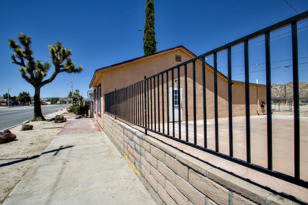 55792 29 Palms Highway Property Photo 38
