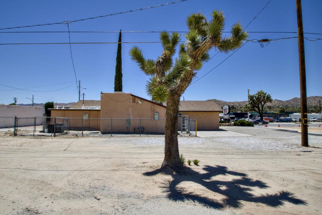 55792 29 Palms Highway Property Photo 51
