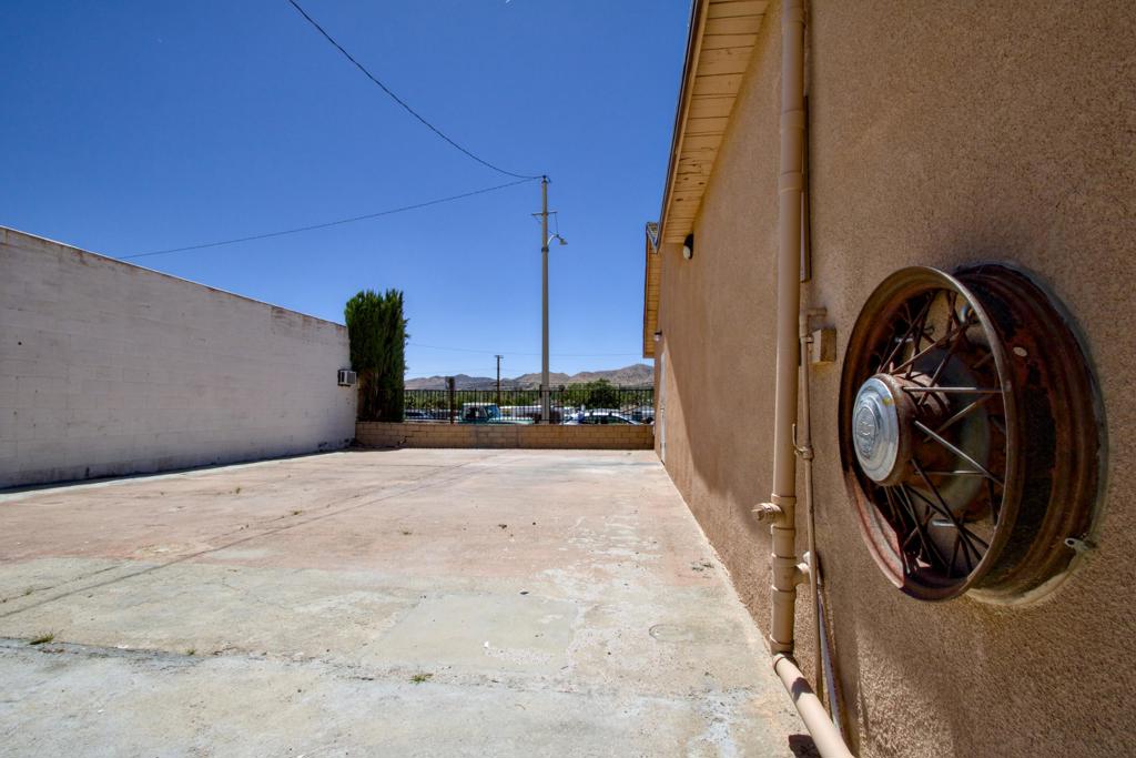 55792 29 Palms Highway Property Photo 54