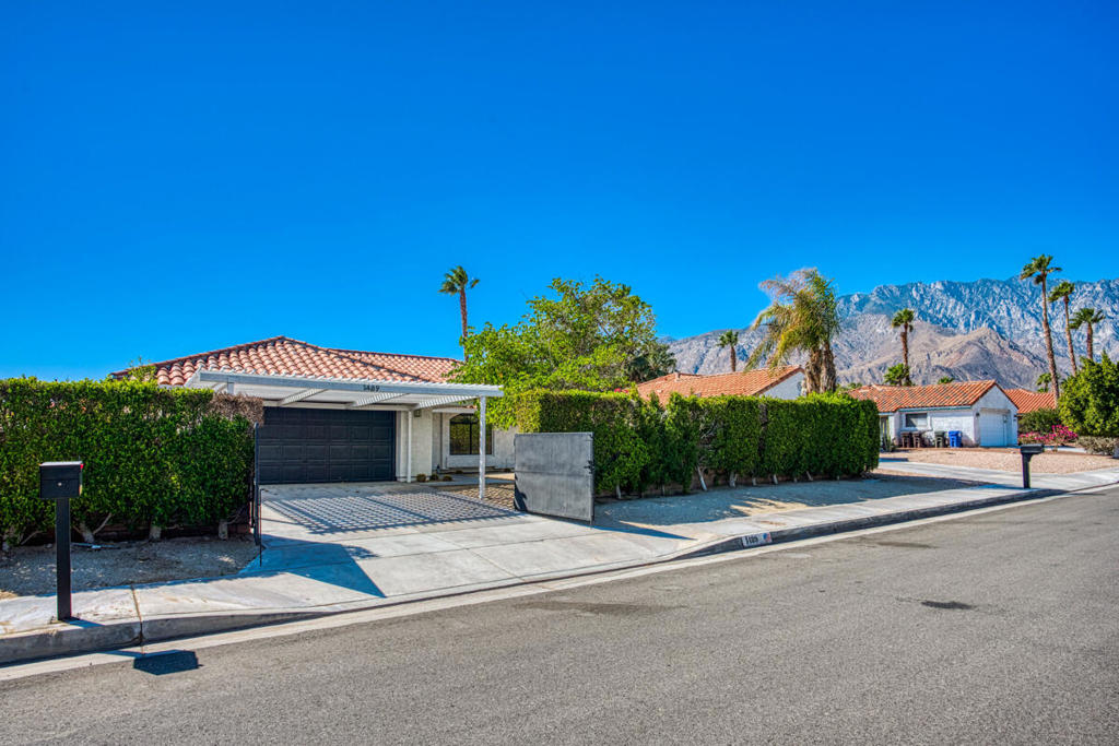 1489 E Francis Drive Property Photo 1