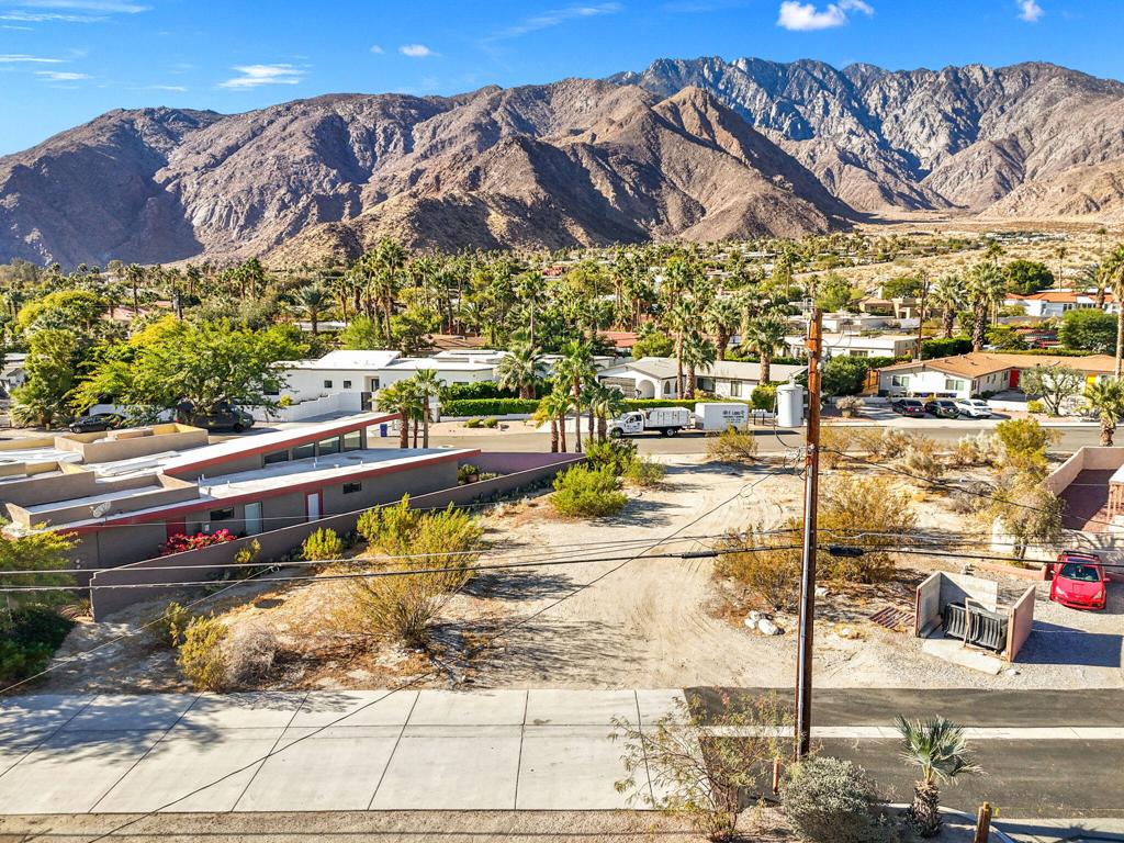 2670 Junipero Avenue Property Photo