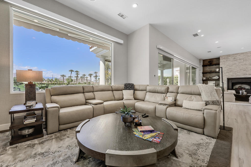 51173 Marbella Court Property Photo 8