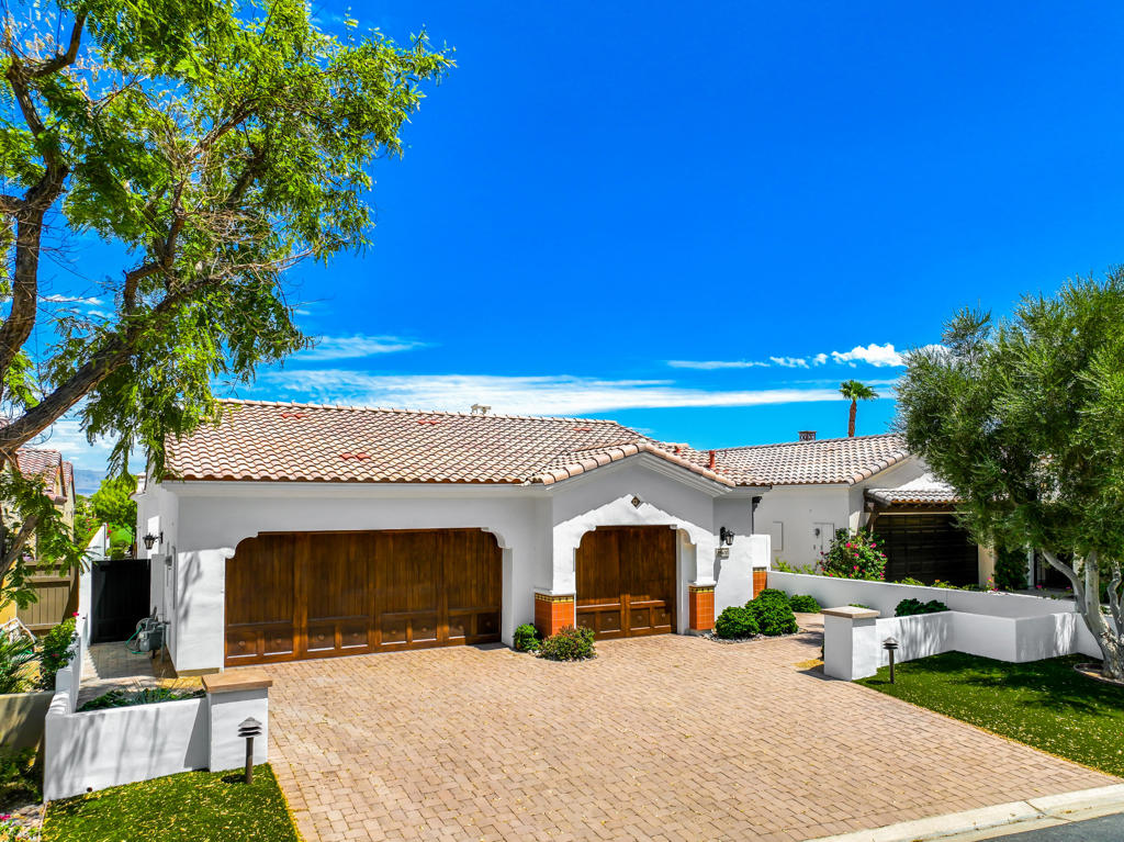 58400 Aracena Property Photo 3