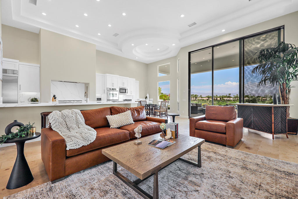 58400 Aracena Property Photo 8