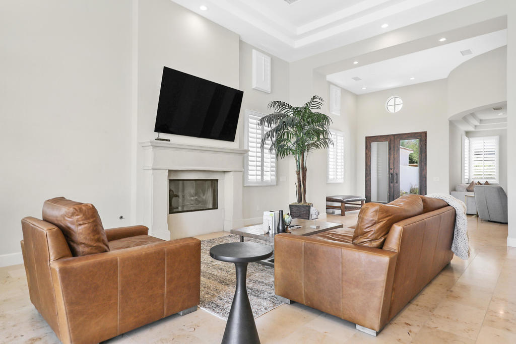 58400 Aracena Property Photo 10
