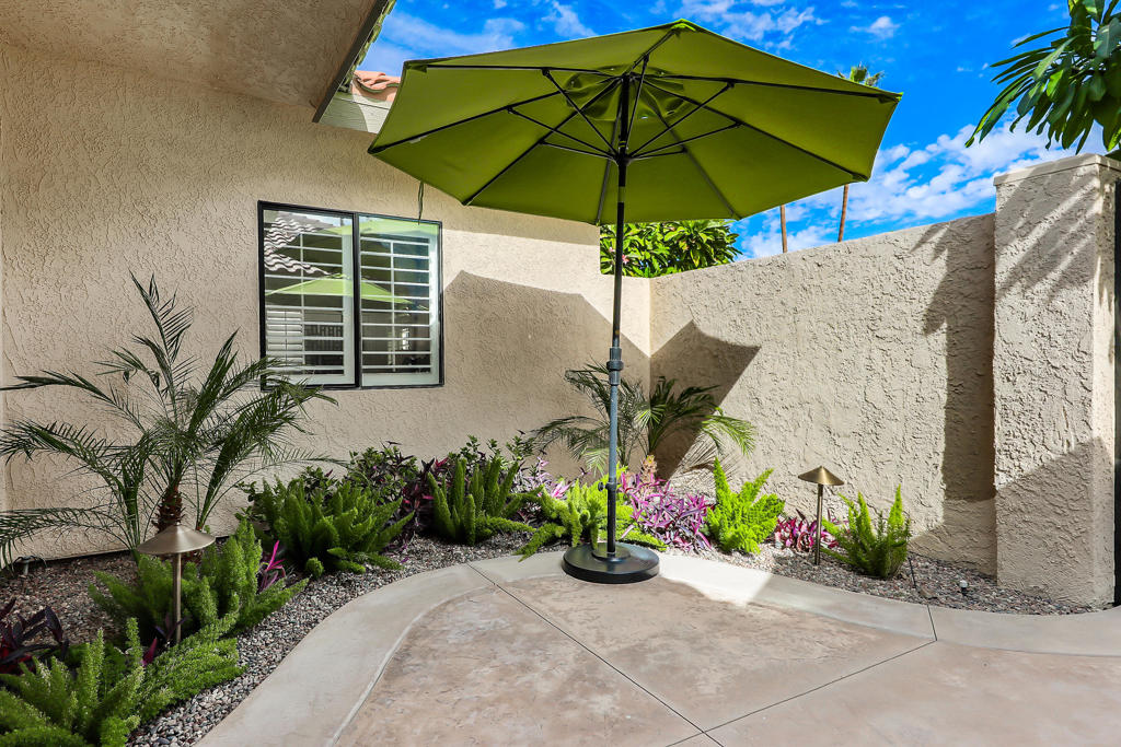 48721 Santa Ursula Street Property Photo 3