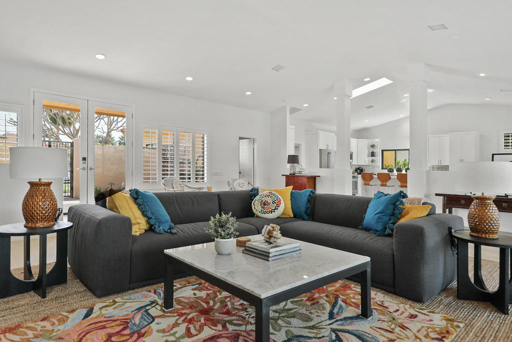 48721 Santa Ursula Street Property Photo 5