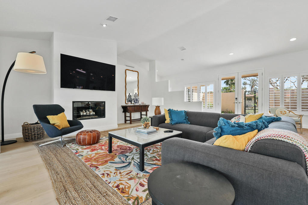 48721 Santa Ursula Street Property Photo 6